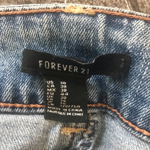Forever 21 Ripped light denim jeans - Picture 3 of 4